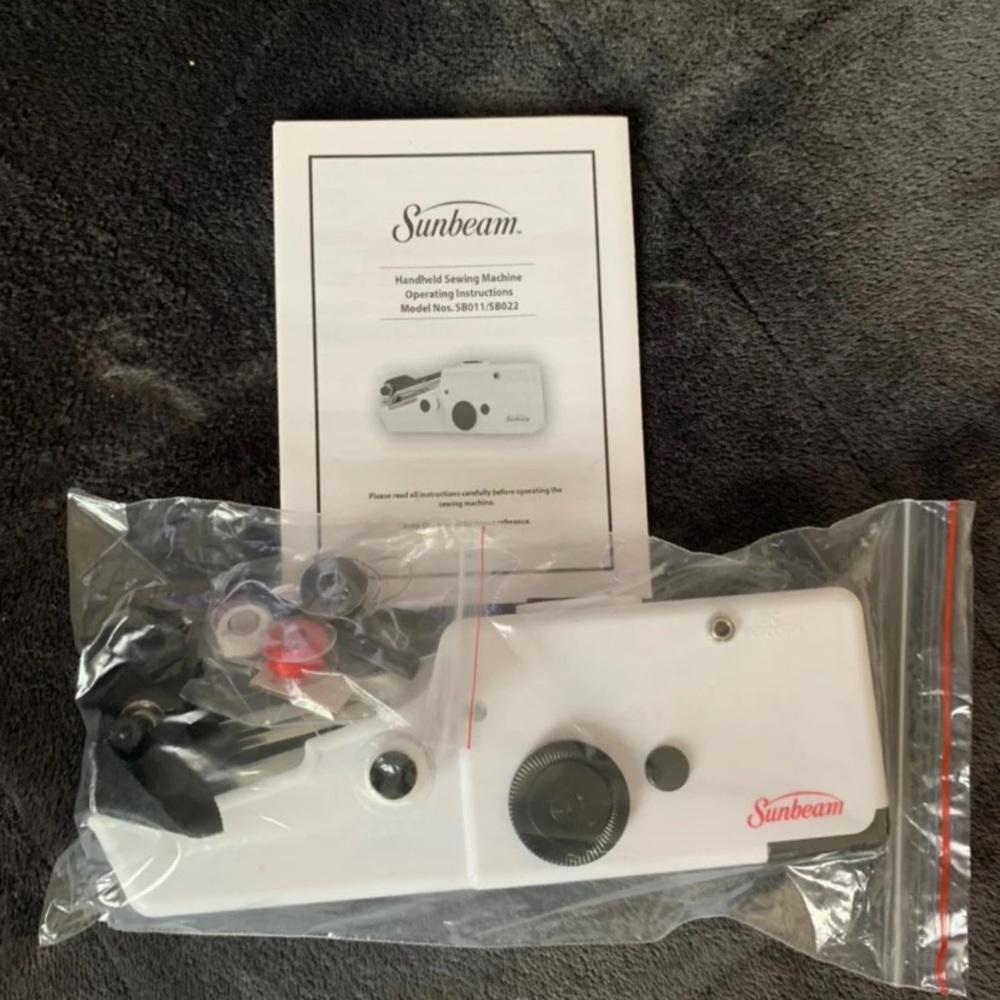 Handheld Sewing Machine - Picture 5 of 7